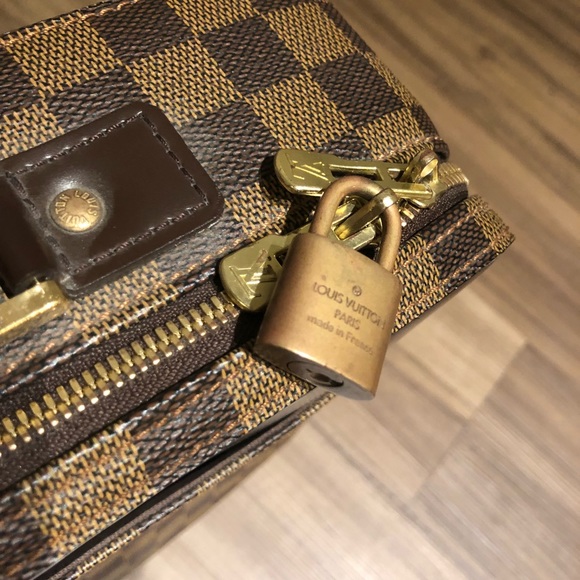 Beautiful Louis Vuitton Briefcase- 100% Authentic - Picture 2 of 7